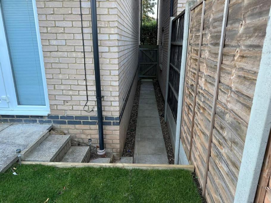 Villa Modern Townhouse - 3 Bed 2.5 Bath 2 Private Gated Parking Wellingborough Exterior foto